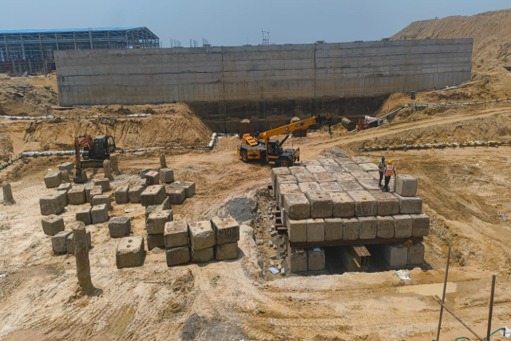 Overview of the 10.00 m × 10.00 m loading platform with kentledge arrangement